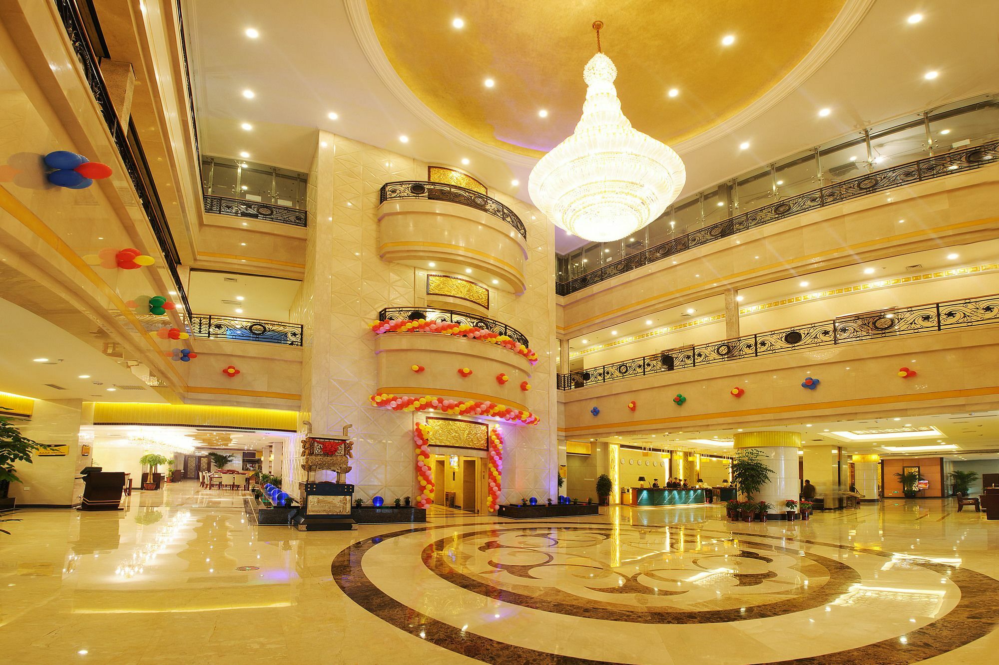 Urumqi Mingyuan New Times Hotel Exterior photo